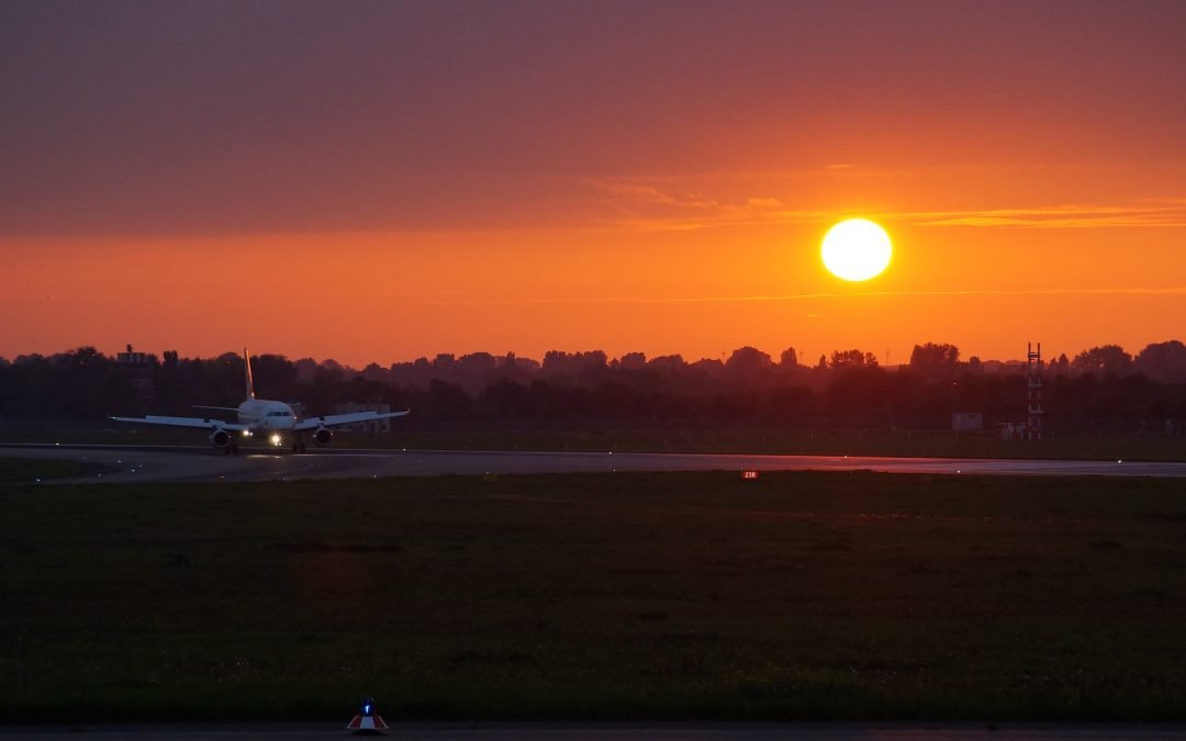 Transporte aéreo: cálculo de la compensación en caso de cancelación o retraso de un vuelo con conexión